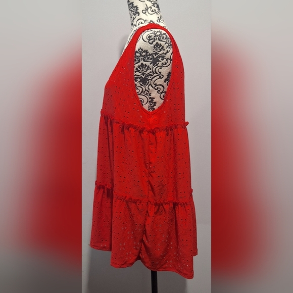 Bibi XL Red Eyelet Top - Picture 4 of 5